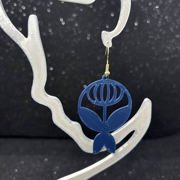 The Petal Flick Navy Earrings - Picture 3 of 4